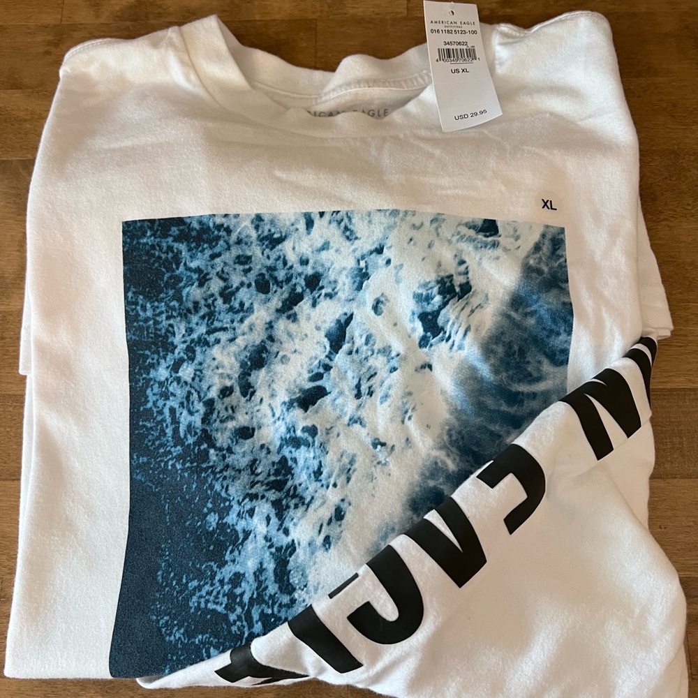 AE Super Soft Long-Sleeve White Graphic T- Shirt Size XL